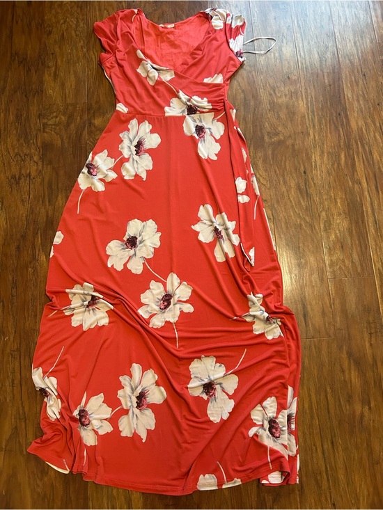 Le Lis Dresses & Skirts - Le Lis Red Floral Wrap Maxi Dress